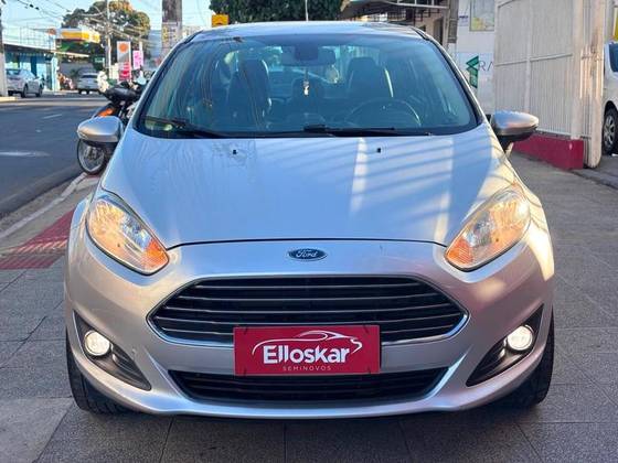 FORD FIESTA 1.6 TITANIUM SEDAN 16V FLEX 4P POWERSHIFT FORD FIESTA 1.6 TITANIUM SEDAN 16V FLEX 4P POWERSHIFT